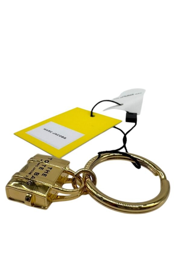MAR JACOBS - KEYCHAIN GOLD TOTE BAG - Image 3